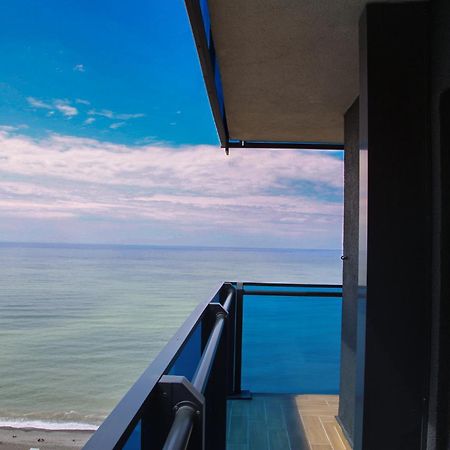 Orbi Twin Towers Aparthotel With Sea View バトゥーミ エクステリア 写真
