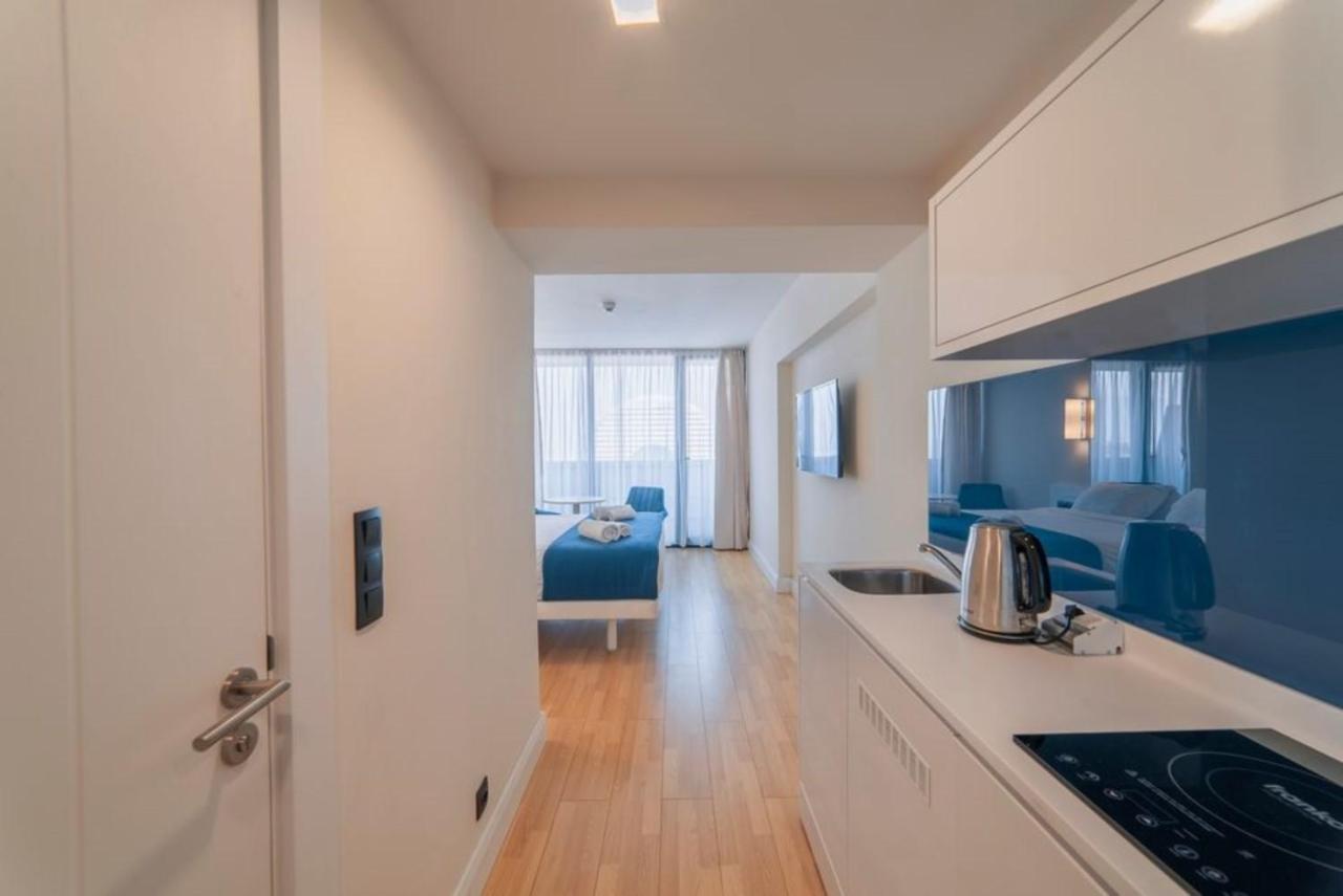Orbi Twin Towers Aparthotel With Sea View バトゥーミ エクステリア 写真