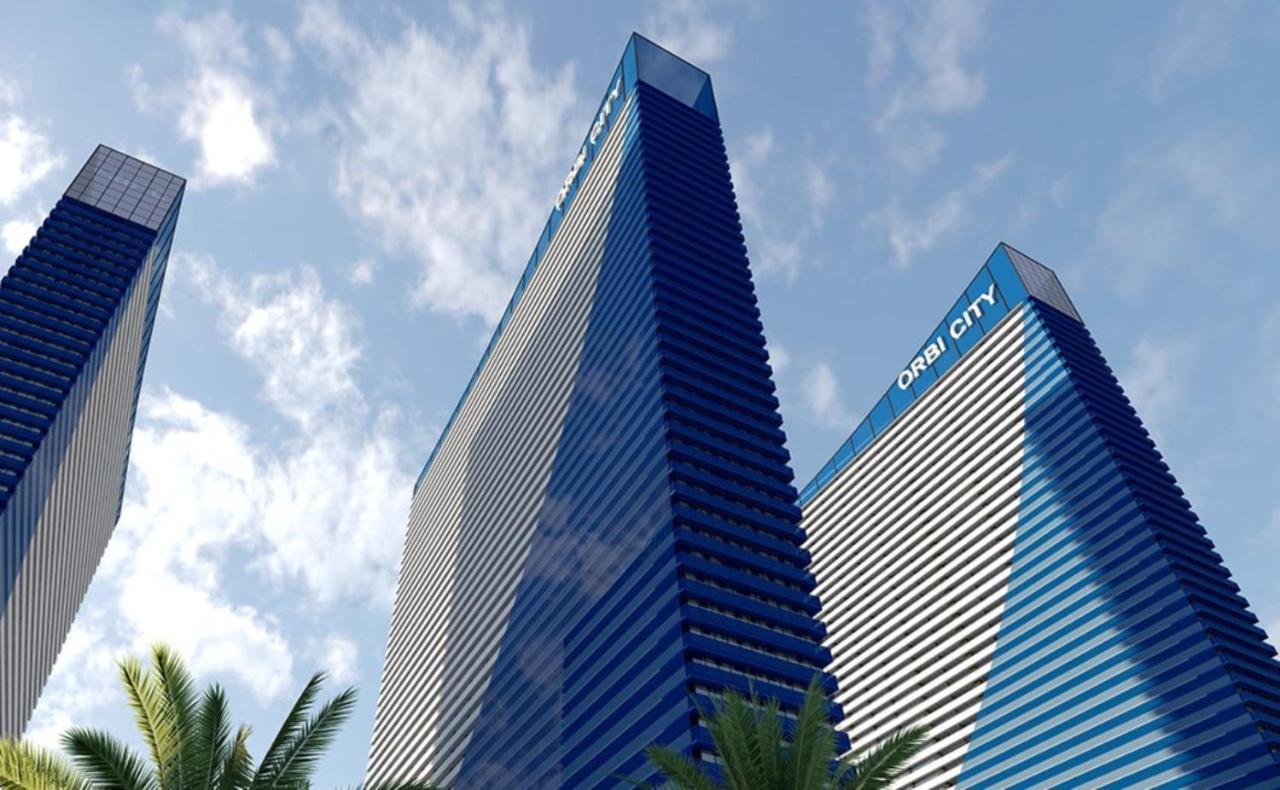 Orbi Twin Towers Aparthotel With Sea View バトゥーミ エクステリア 写真