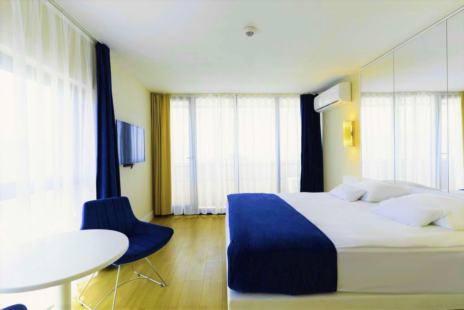 Orbi Twin Towers Aparthotel With Sea View バトゥーミ エクステリア 写真