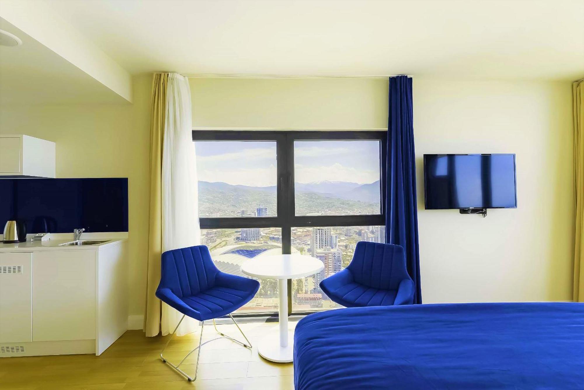 Orbi Twin Towers Aparthotel With Sea View バトゥーミ エクステリア 写真