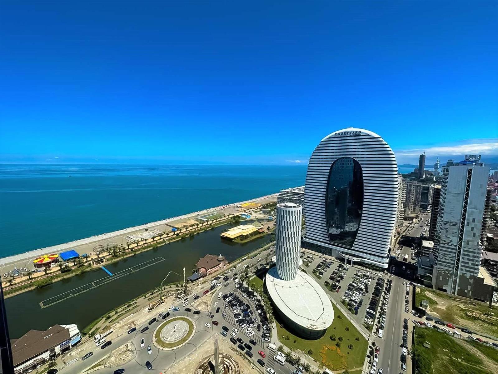 Orbi Twin Towers Aparthotel With Sea View バトゥーミ エクステリア 写真