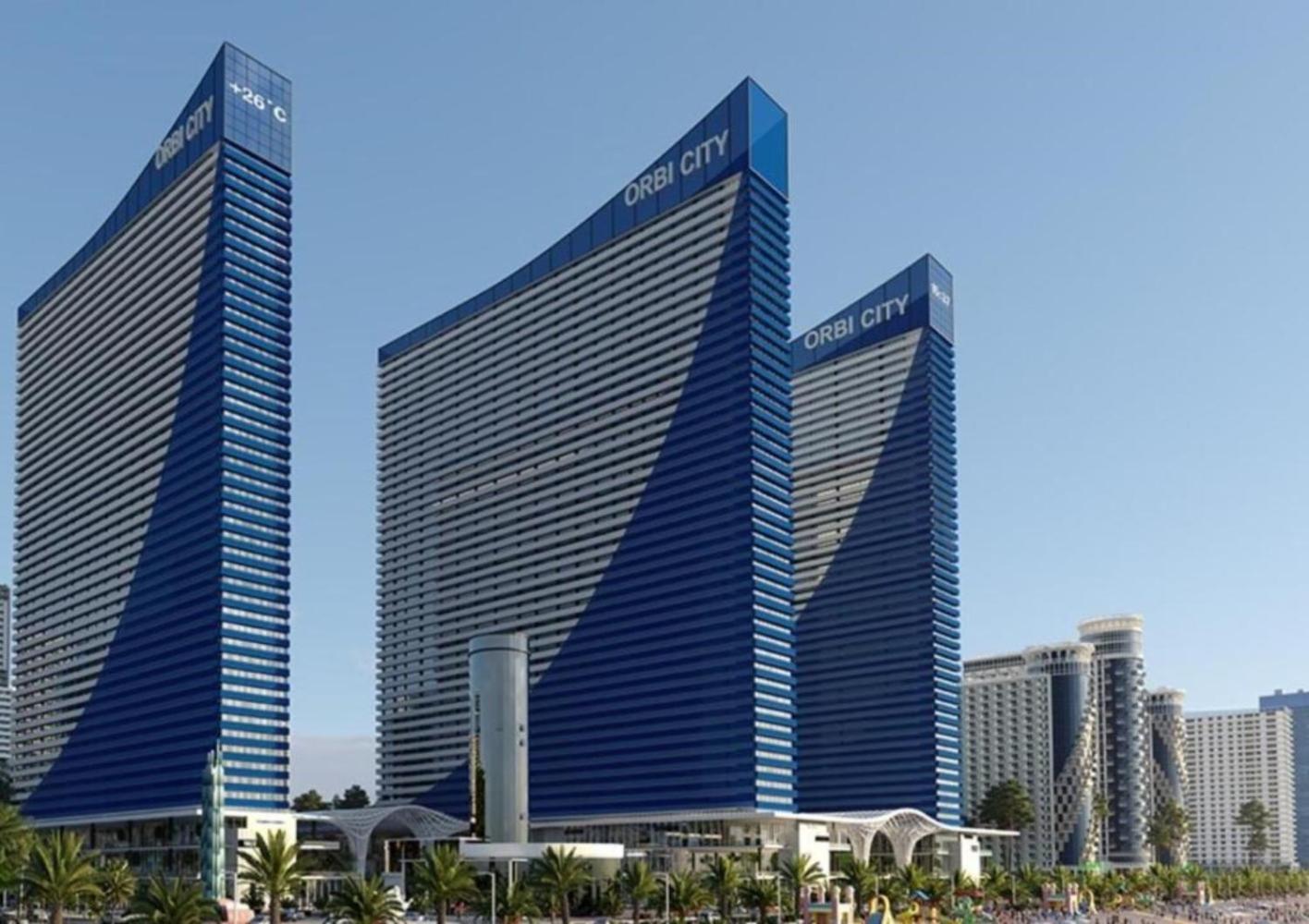 Orbi Twin Towers Aparthotel With Sea View バトゥーミ エクステリア 写真