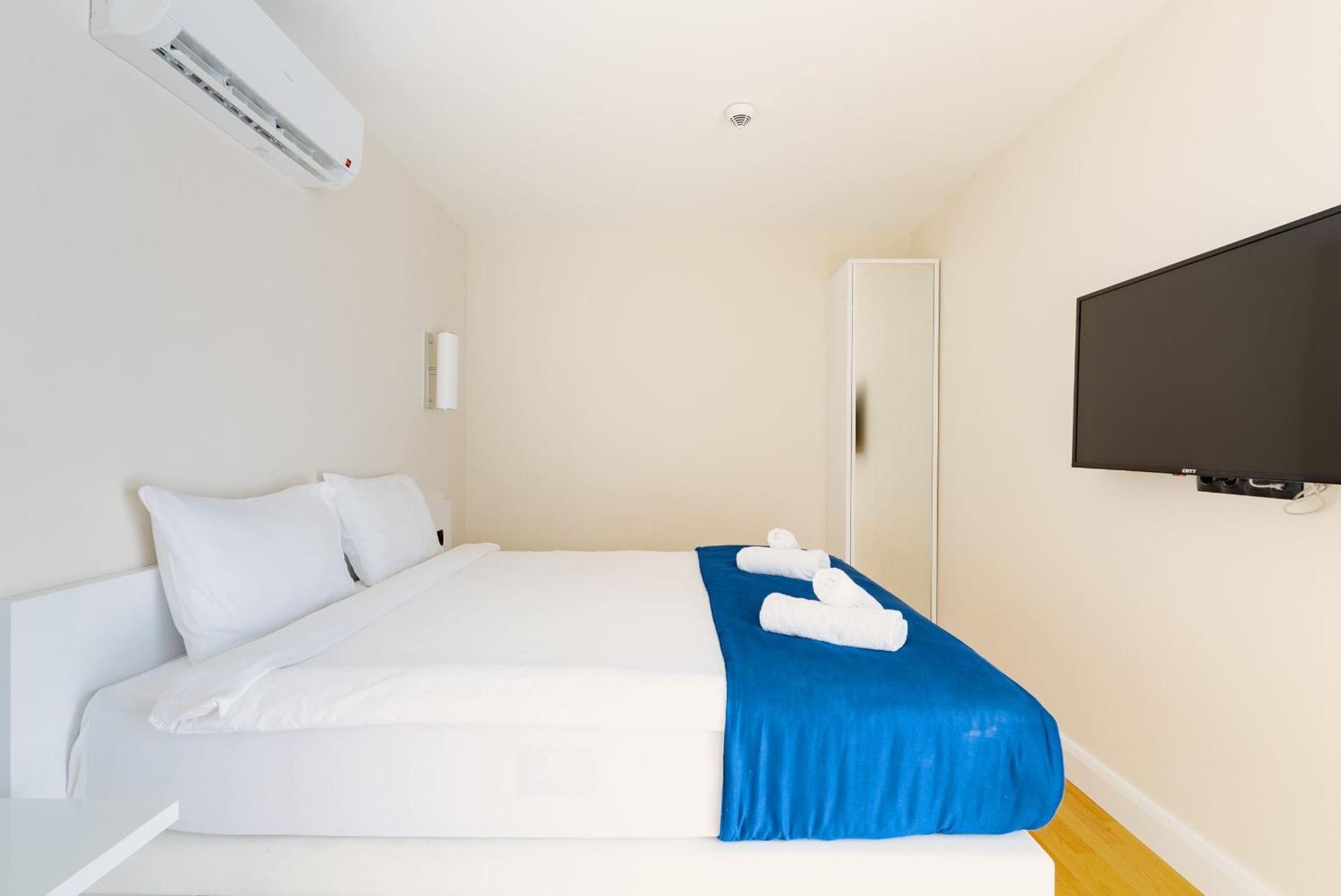 Orbi Twin Towers Aparthotel With Sea View バトゥーミ エクステリア 写真
