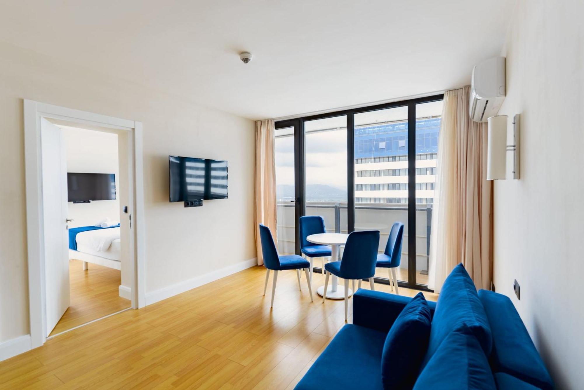 Orbi Twin Towers Aparthotel With Sea View バトゥーミ エクステリア 写真