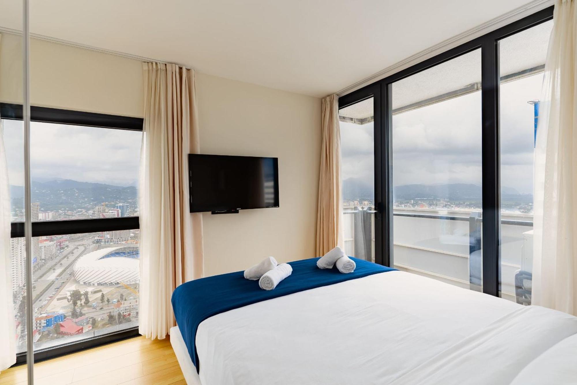Orbi Twin Towers Aparthotel With Sea View バトゥーミ エクステリア 写真