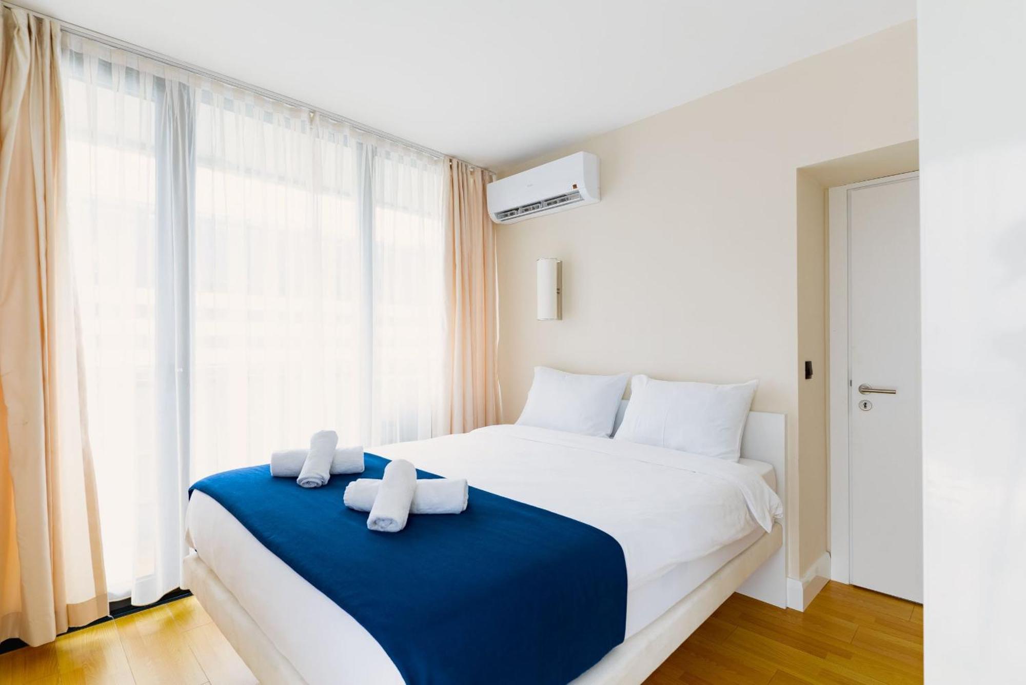 Orbi Twin Towers Aparthotel With Sea View バトゥーミ エクステリア 写真