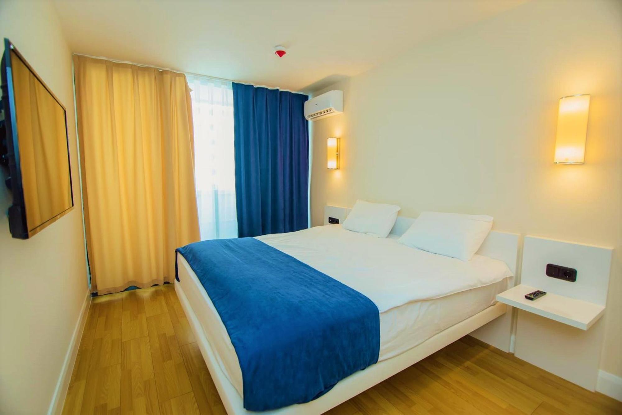 Orbi Twin Towers Aparthotel With Sea View バトゥーミ エクステリア 写真