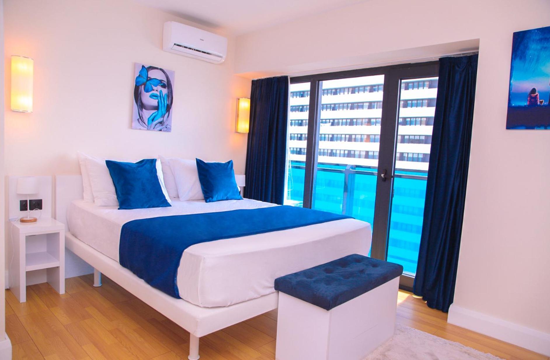 Orbi Twin Towers Aparthotel With Sea View バトゥーミ エクステリア 写真