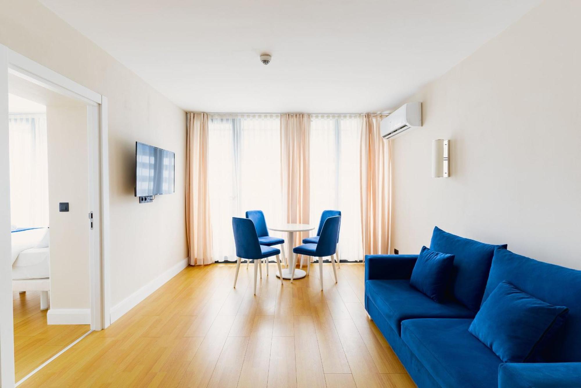 Orbi Twin Towers Aparthotel With Sea View バトゥーミ エクステリア 写真