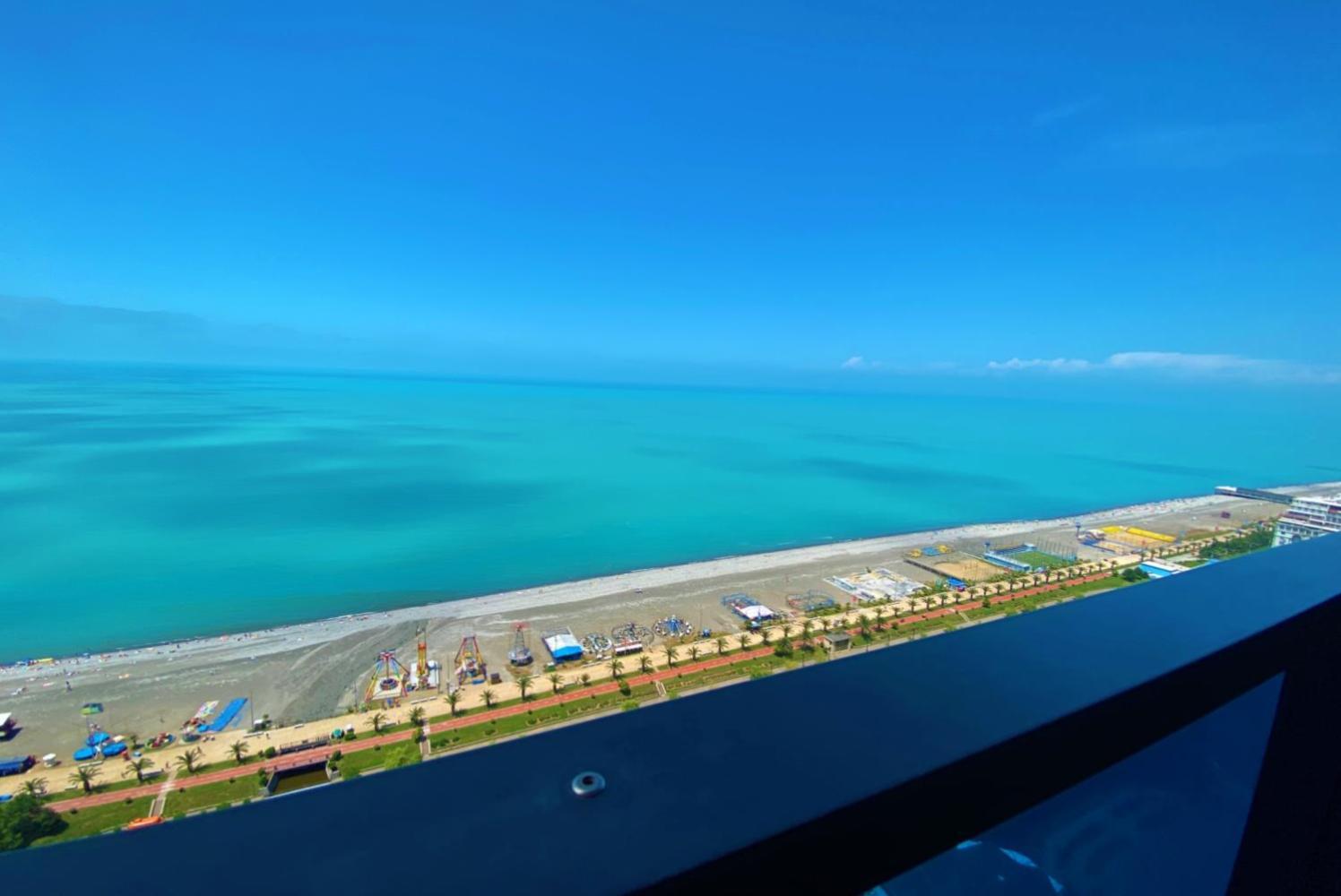 Orbi Twin Towers Aparthotel With Sea View バトゥーミ エクステリア 写真