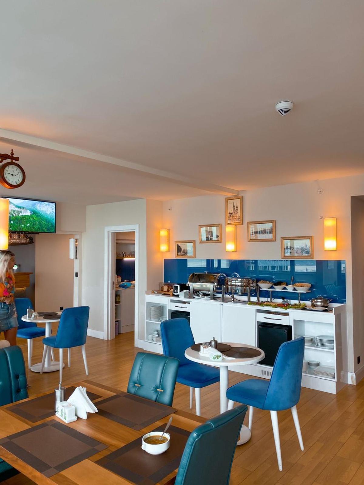 Orbi Twin Towers Aparthotel With Sea View バトゥーミ エクステリア 写真